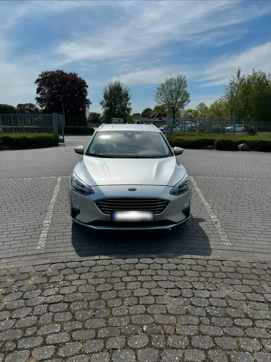 Usata Ford Focus 120 CV (88 kW) 2019 Argento Station wagon