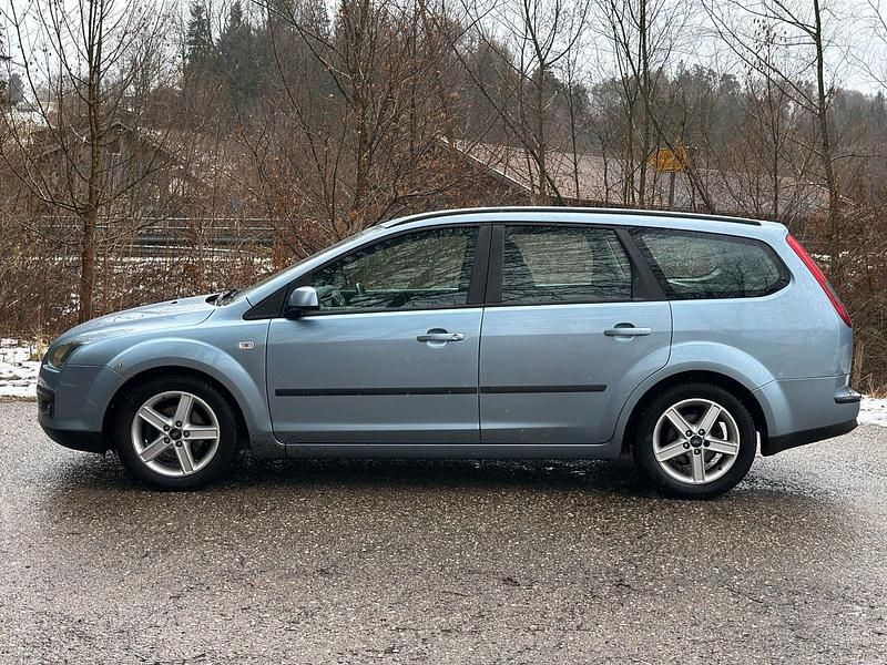Gebraucht Ford Focus 115 PS (84 kW) 2005 Blau Kombi