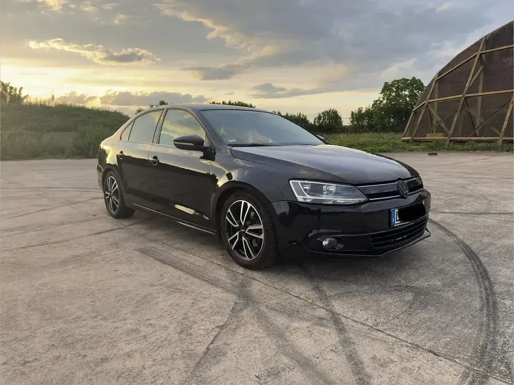 Gebraucht VW Jetta Highline 140 PS (102 kW) 2012 Schwarz Limousine