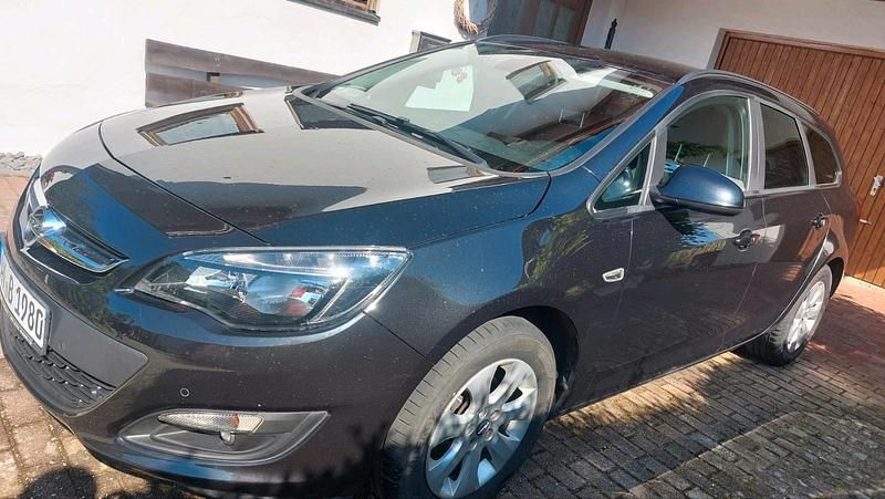 Schwarz Gebraucht 2015 Opel Astra Kombi | 7.500 € (Etwas zu teuer) - Bild 1/4