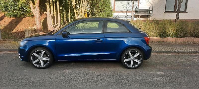 Gebraucht Audi A1 Ambition 105 PS (77 kW) 2010 Blau Kleinwagen