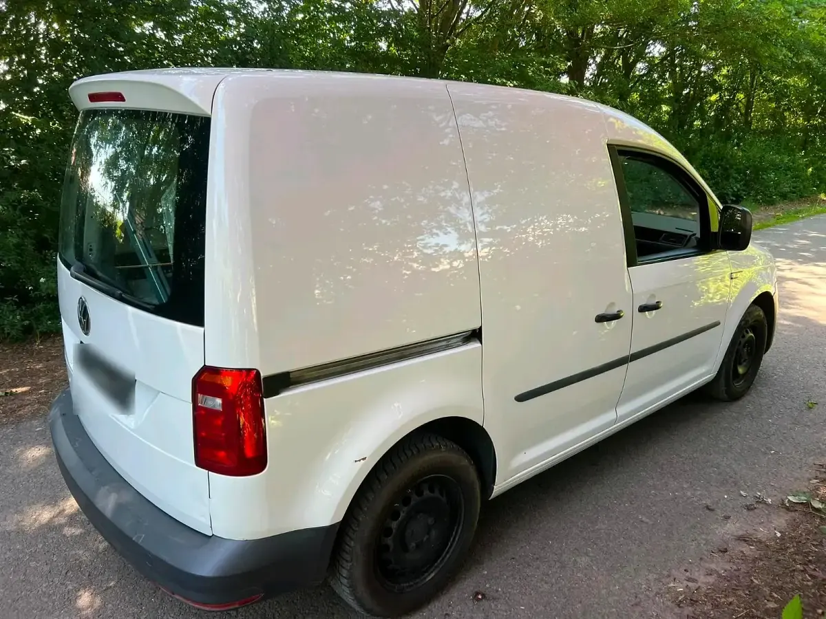 Gebraucht VW Caddy 75 PS (55 kW) 2016 Weiß Van / Kleinbus