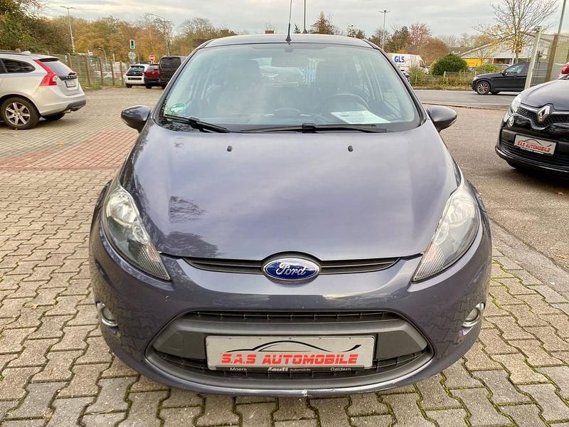Gebraucht Ford Fiesta Champions Edition 82 PS (60 kW) 2012 Grau Kleinwagen