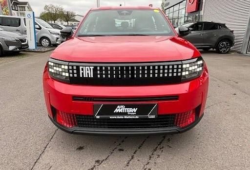 Neu Fiat Grande Panda Red 83 kW (113 PS) 2025 Rot Kleinwagen