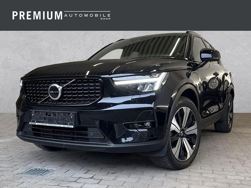 Stone) / solid (schwarz Gebraucht 2022 Volvo XC40 Ultimate SUV | 34.890 € (Fairer Preis) - Bild 1/4