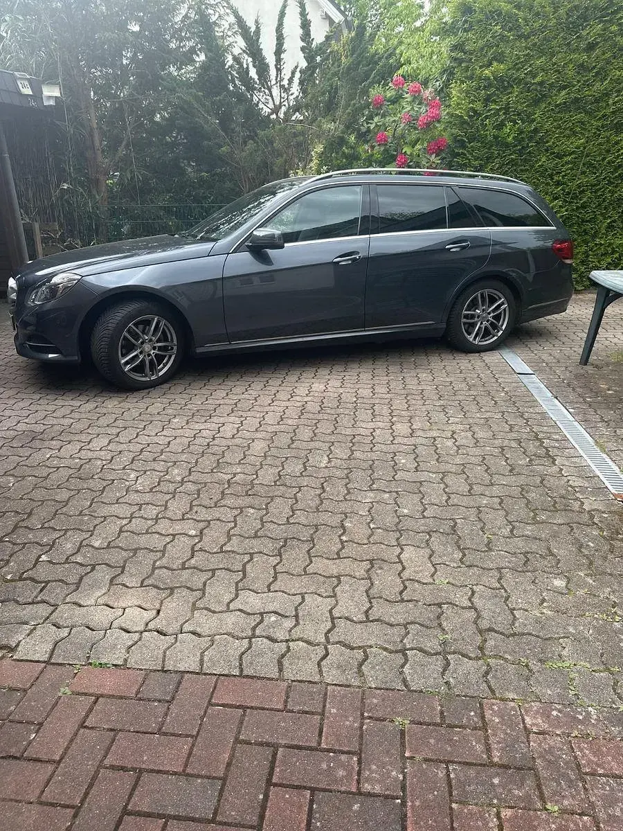 Usado Mercedes E220 Avantgarde 194 CV (142 kW) 2017 Gris Familiar