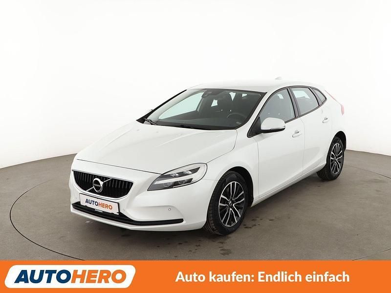 Weiß Gebraucht 2018 Volvo V40 Momentum Kombi | 15.680 € (Etwas zu teuer) - Bild 1/3