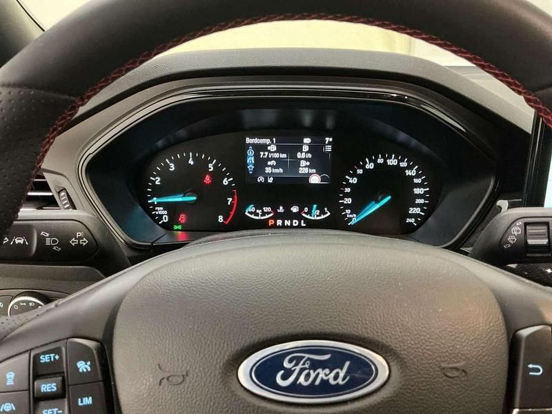 Gebraucht Ford Focus ST-Line 155 PS (114 kW) 2025 Obsidianschwarz metallic Kleinwagen