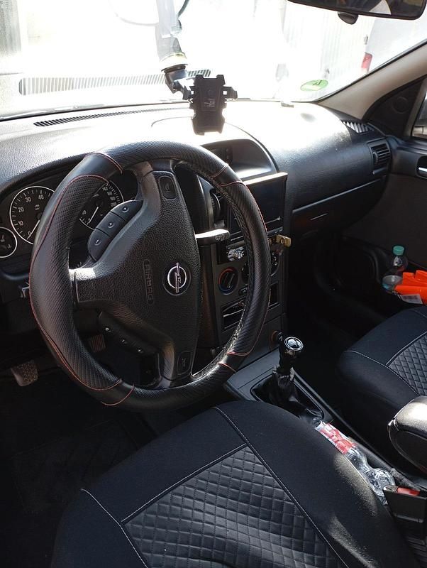 Gebraucht Opel Astra 84 PS (61 kW) 2004 Silber Limousine