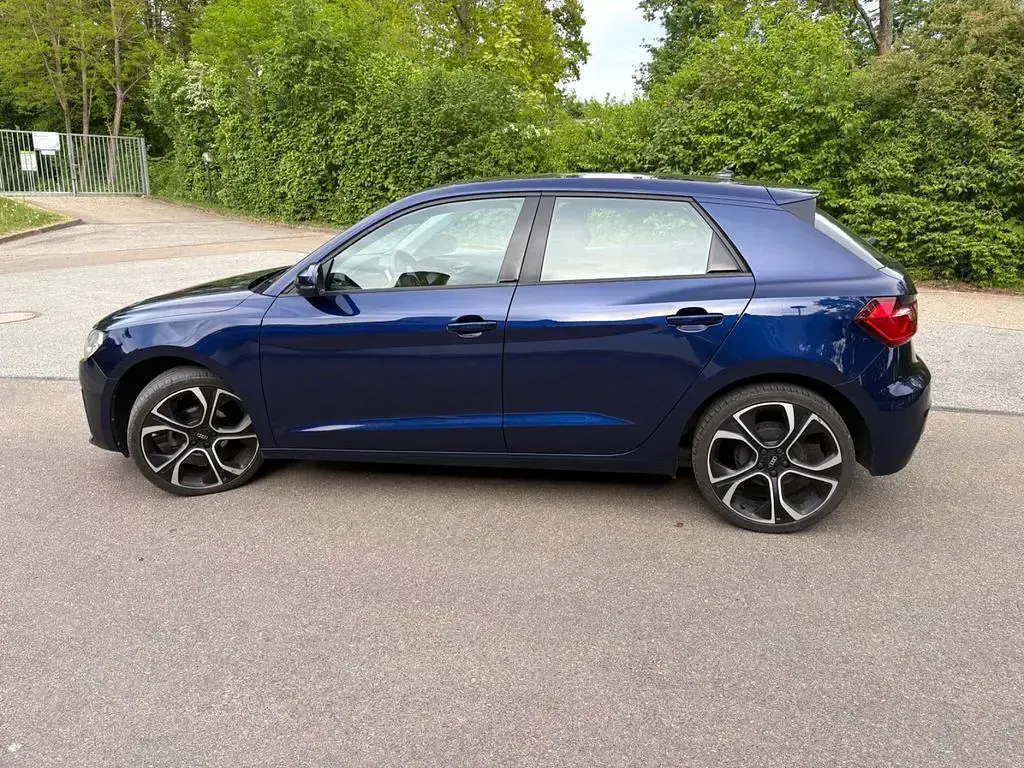 Gebraucht Audi A1 Sportback Advanced 95 PS (69 kW) 2023 Blau Kleinwagen