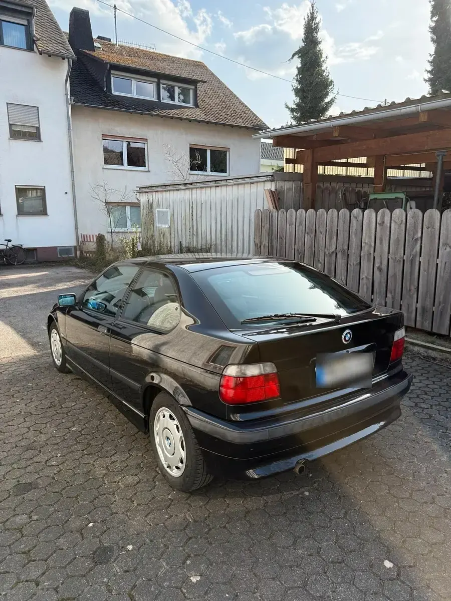 Gebraucht BMW 316 105 PS (77 kW) 2001 Schwarz Coupé
