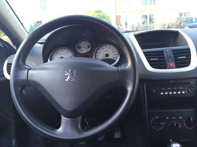 Gebraucht Peugeot 207 92 PS (67 kW) 2007 Schwarz Kleinwagen