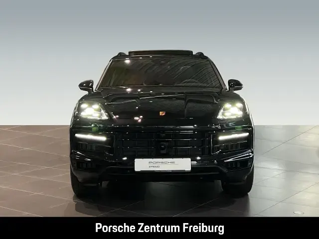 Gebraucht Porsche Cayenne 470 PS (345 kW) 2024 Schwarz SUV