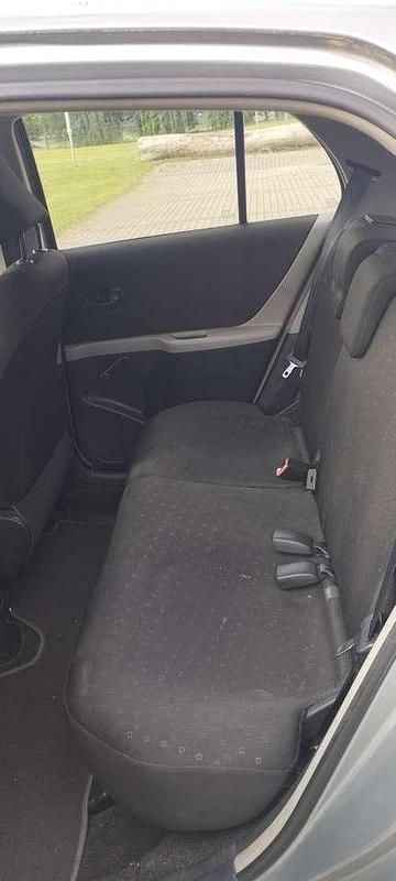 Silber Gebraucht 2007 Toyota Yaris Limousine | 2.500 € (Guter Preis) - Bild 1/4