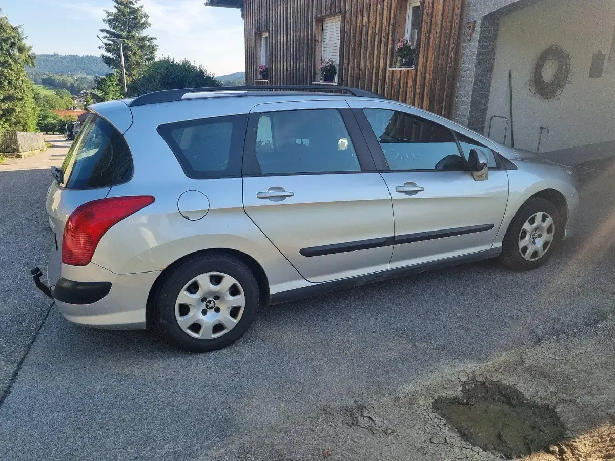 Gebraucht Peugeot 308 116 PS (85 kW) 2012 Grau Kombi