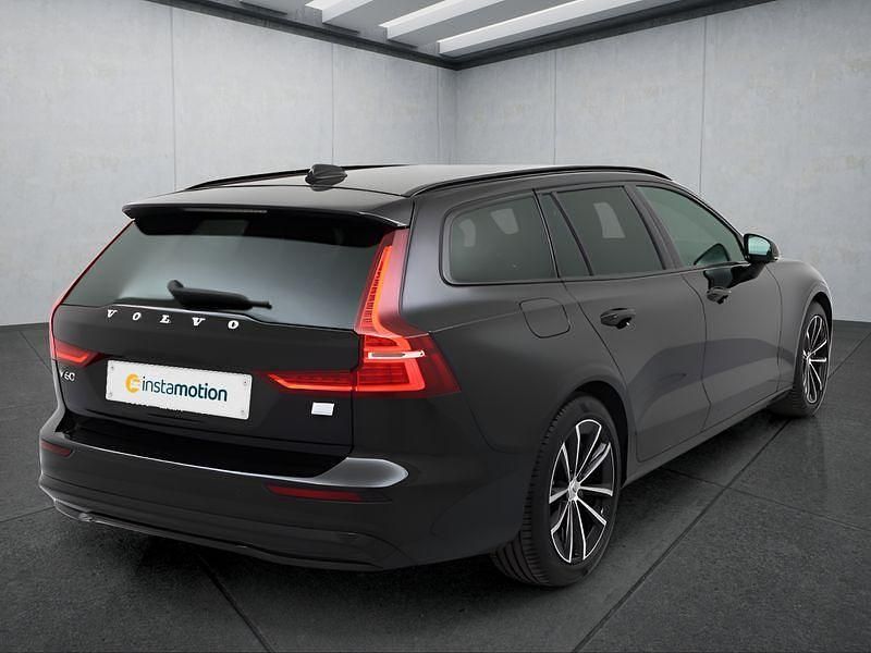 Gebraucht Volvo V60 398 PS (292 kW) 2022 Schwarz Kombi
