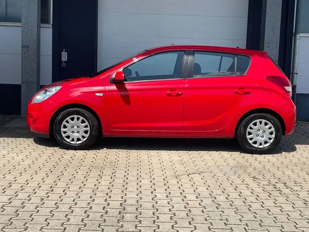 Gebraucht Hyundai i20 Edition 77 PS (56 kW) 2012 Rot Kleinwagen