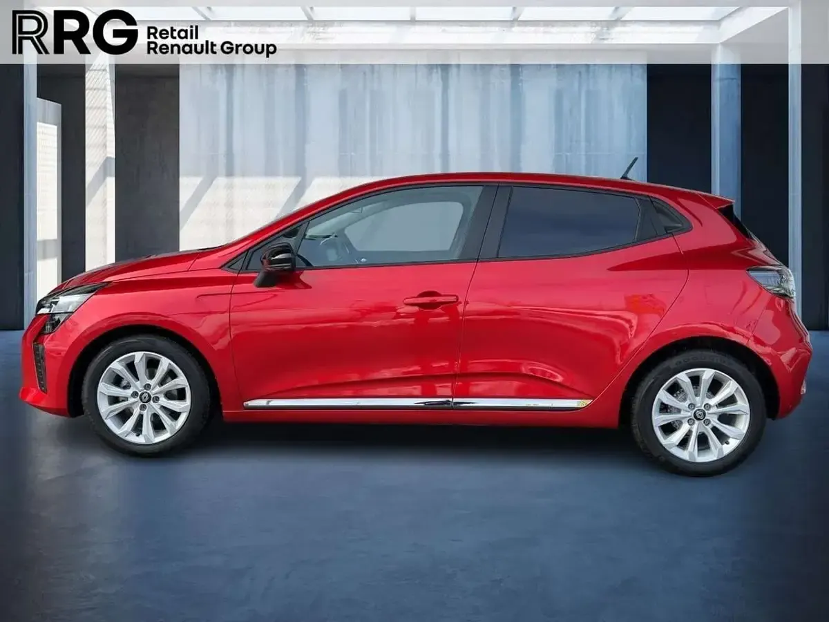 Używany Renault Clio V Evolution 101 KM (74 kW) 2023 Czerwony Hatchback
