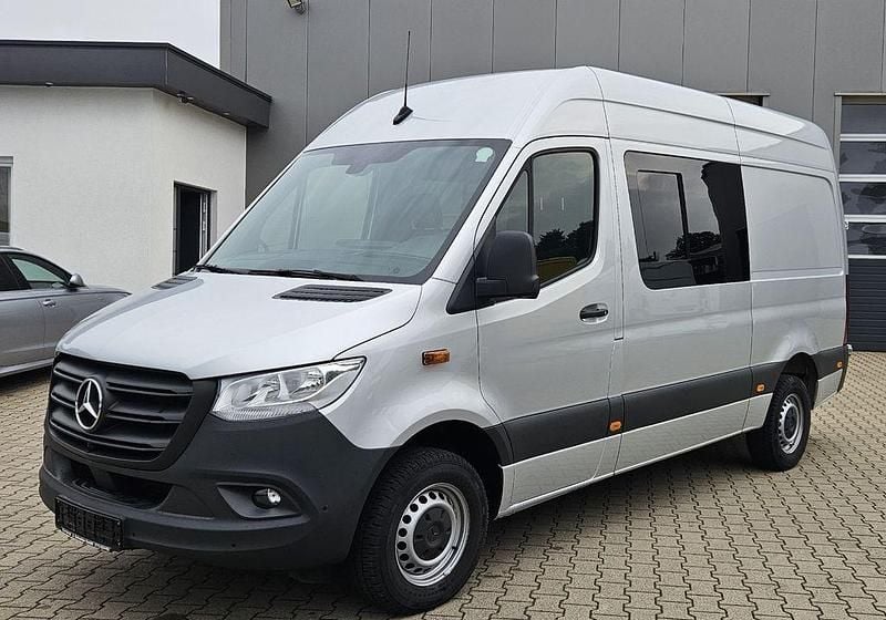 Silber Gebraucht 2023 Mercedes Sprinter Van | 41.055 € (Teuer) - Bild 1/4