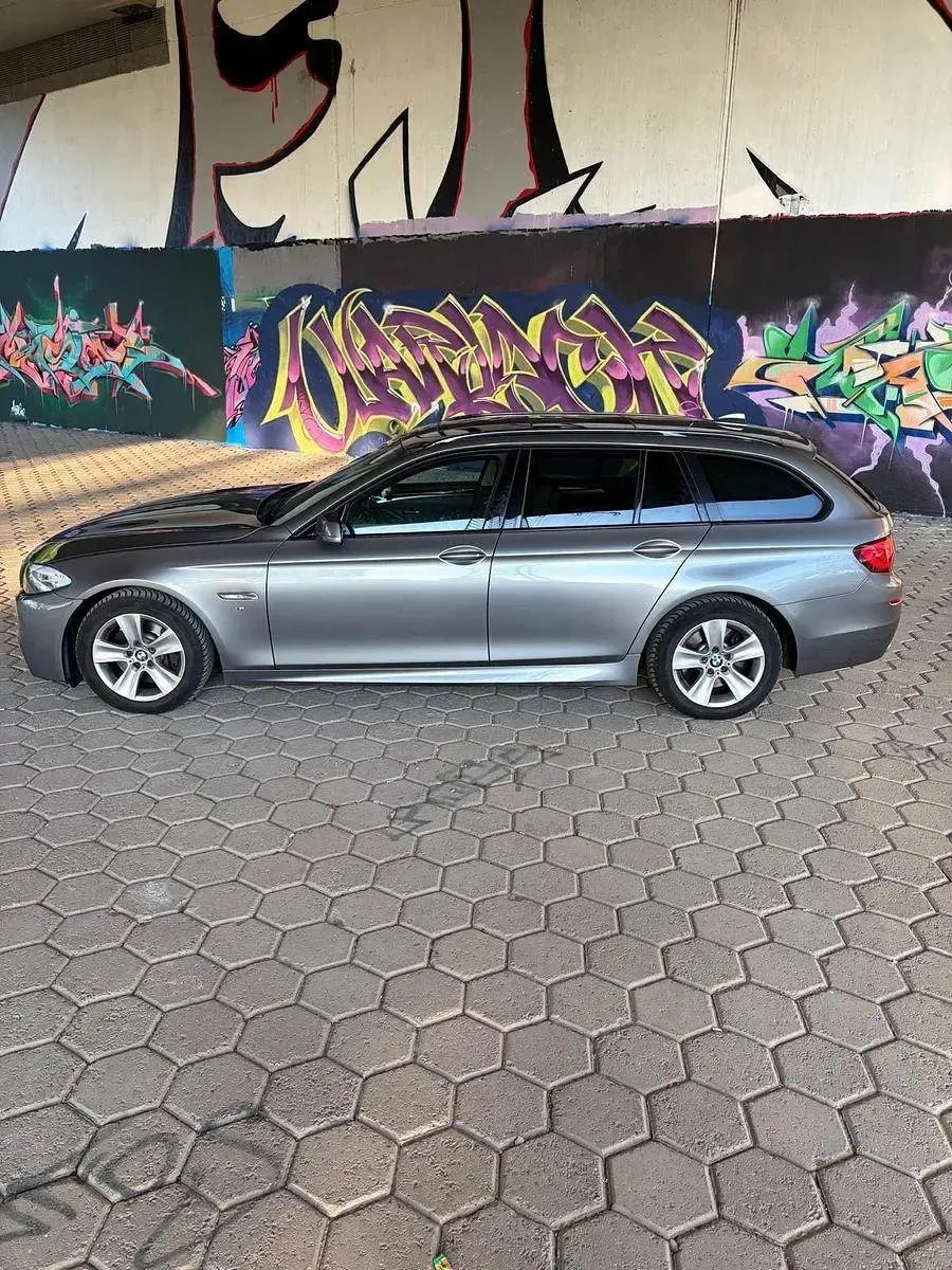 Gebraucht BMW 530 M Sport 258 PS (189 kW) 2012 Grau Kombi