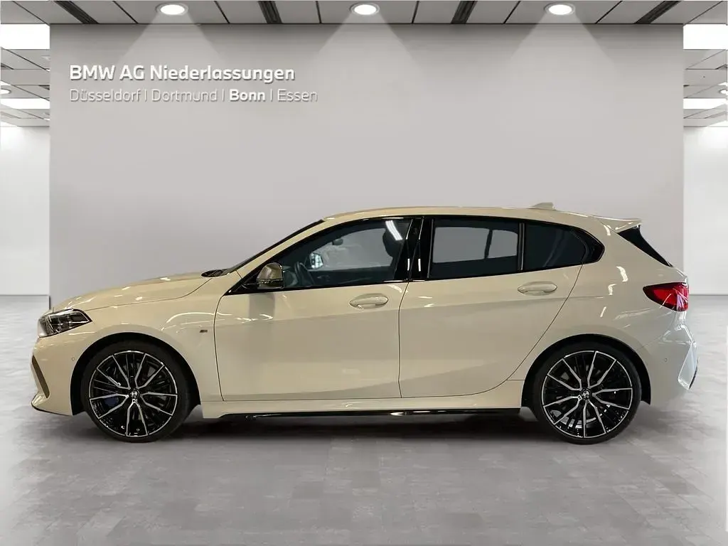 Gebraucht BMW M135 Performance 306 PS (225 kW) 2023 Weiß Kleinwagen