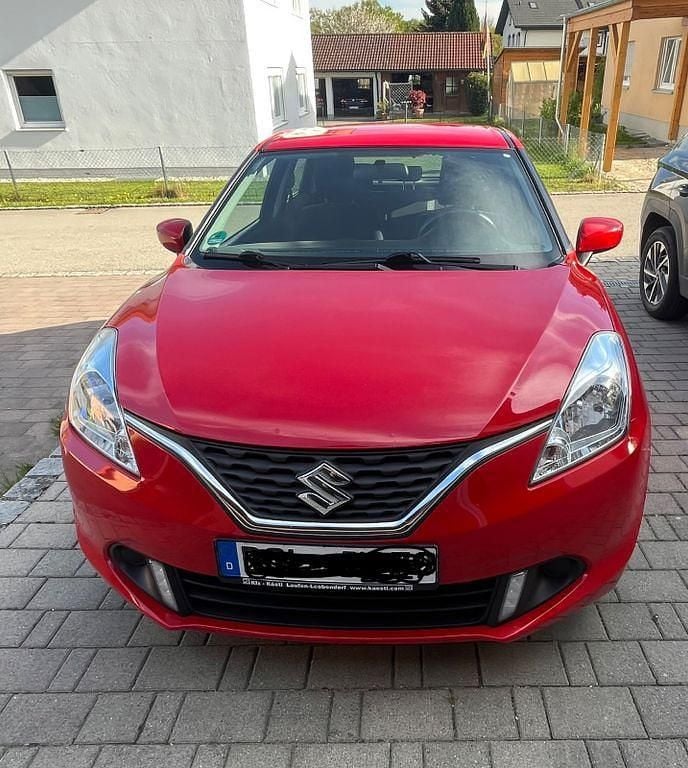 Used Suzuki Baleno Basic 90 HP (66 kW) 2016 Red Hatchback
