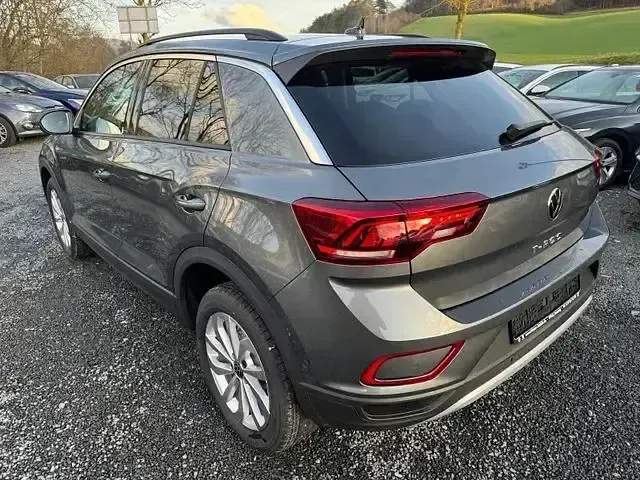 Gebraucht VW T-Roc Life 150 PS (110 kW) 2025 Grau SUV