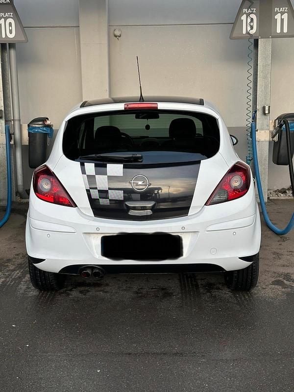 Gebraucht Opel Corsa 101 PS (74 kW) 2010 Weiß Kleinwagen