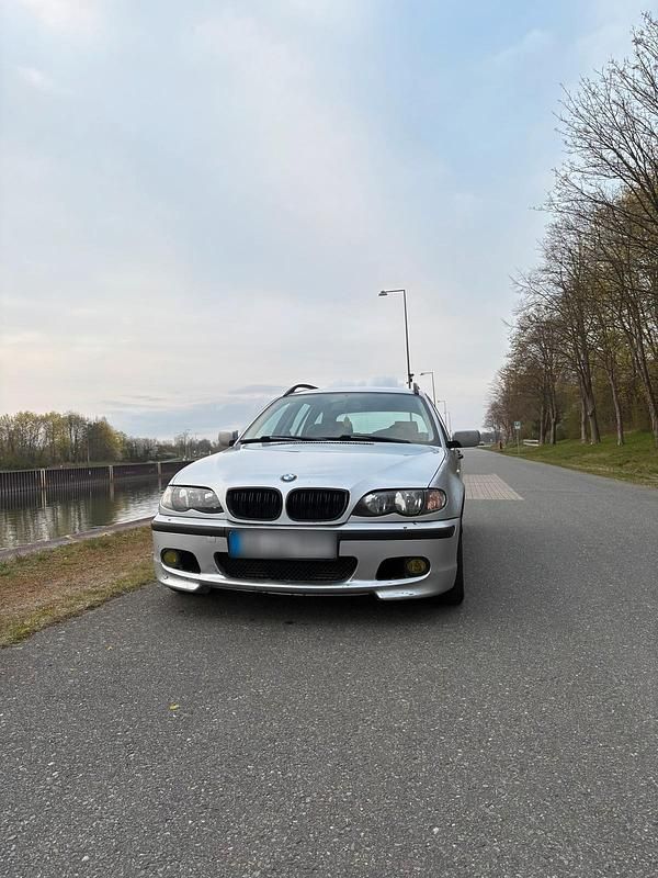 Second-hand BMW 320 150 CP (110 kW) 2002 Argintiu Break