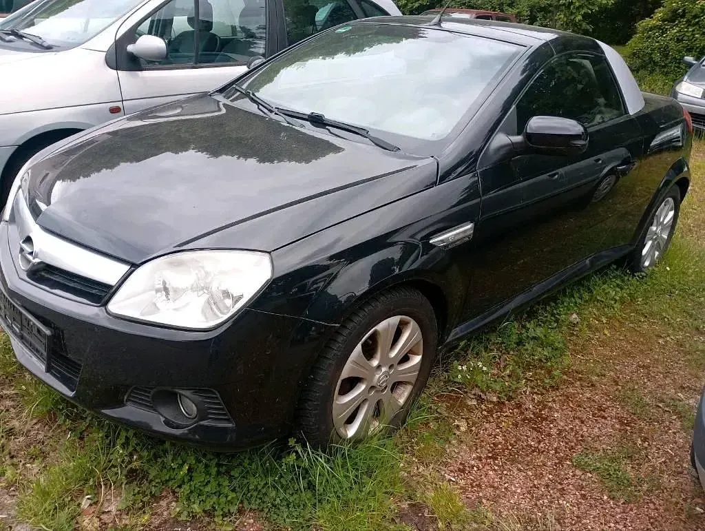 Gebraucht Opel Tigra 90 PS (66 kW) 2008 Schwarz Cabrio