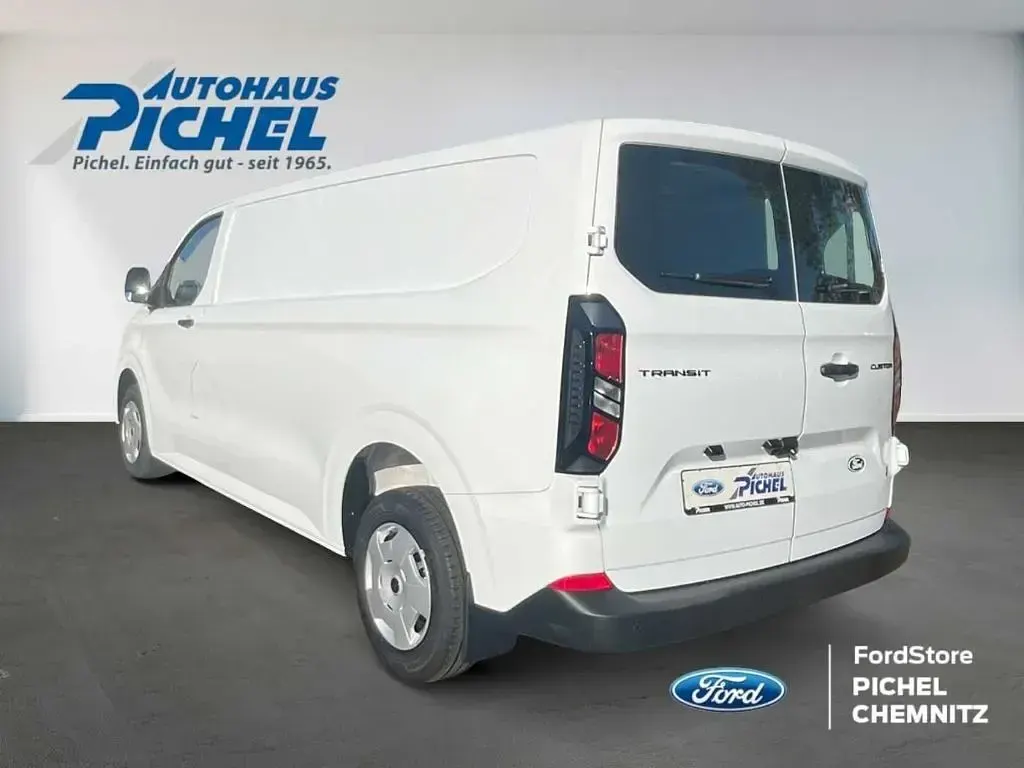 Gebraucht Ford 300 Trend 136 PS (100 kW) 2024 Weiß Van / Kleinbus