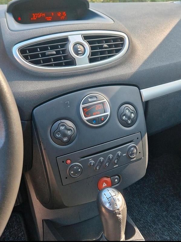 Gebraucht Renault Clio III 101 PS (74 kW) 2008 Schwarz Kombi
