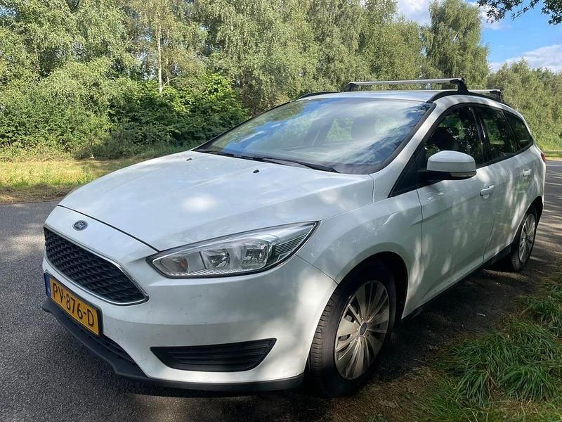 Gebraucht Ford Focus Trend 95 PS (69 kW) 2017 Weiß Kombi