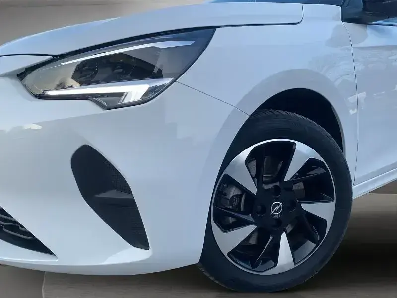 Occasion Opel Corsa-e Elegance 100 kW (136 ch) 2022 Blanc Citadine