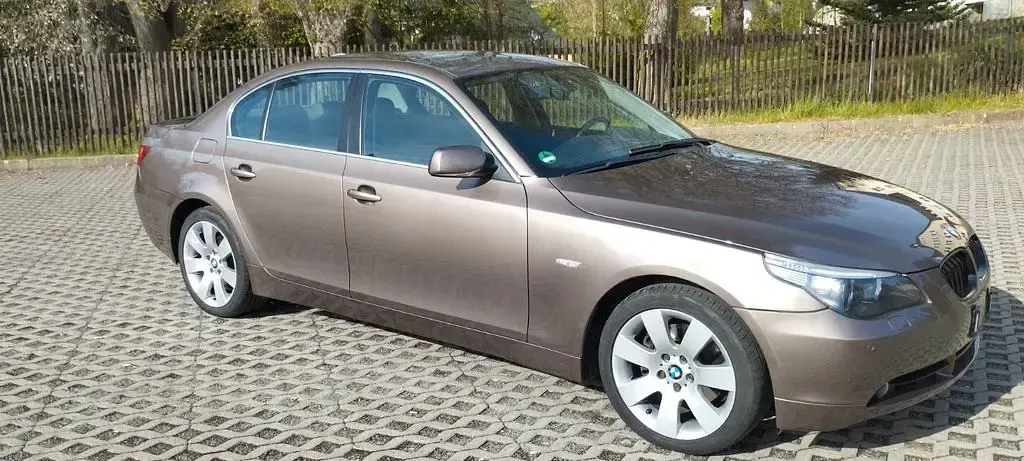 Gebraucht BMW 530 231 PS (169 kW) 2007 Braun Limousine
