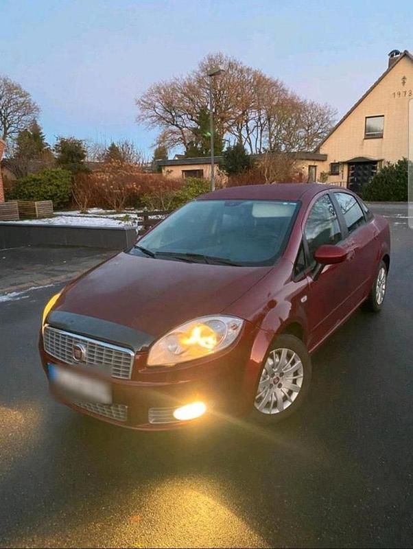 Rot Gebraucht 2008 Fiat Linea Limousine | 1.999 € (Fairer Preis) - Bild 1/4