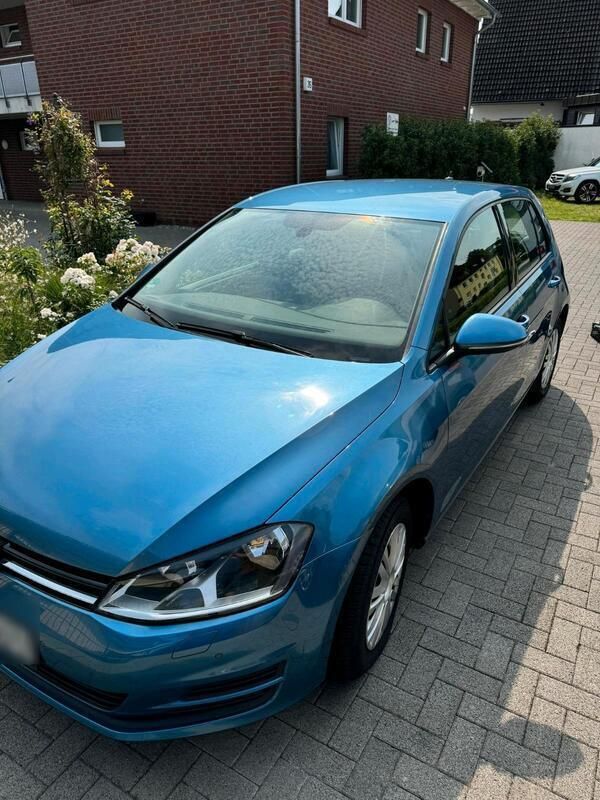 Blau Gebraucht 2014 VW Golf VII Kleinwagen | 6.500 € (Guter Preis) - Bild 1/4