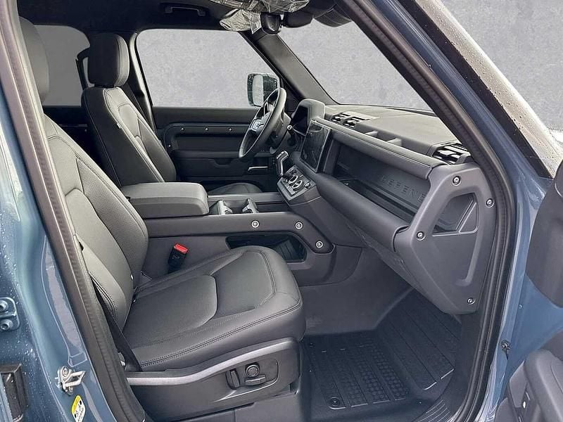 Gebraucht Land Rover Defender SE Dynamic 304 PS (223 kW) 2025 Tasman blue SUV