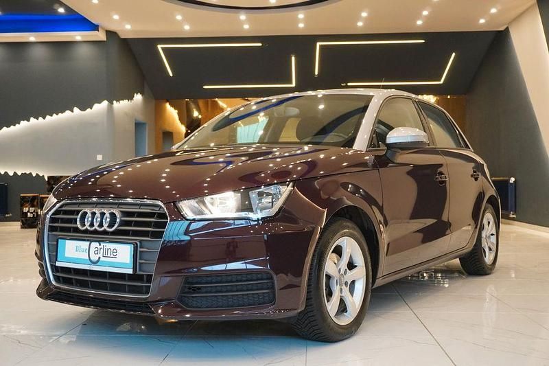 Silber Gebraucht 2015 Audi A1 Sportback Design Kleinwagen | 9.600 € (Fairer Preis) - Bild 1/4