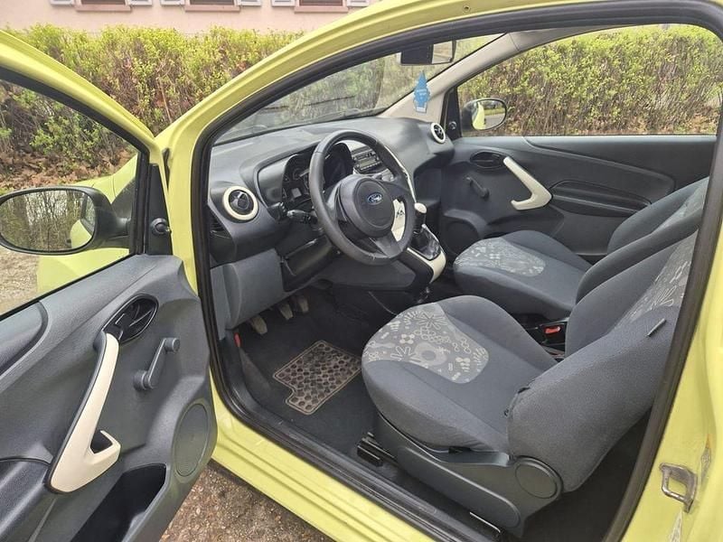 Gebraucht Ford Ka Titanium 69 PS (50 kW) 2010 Gold Kleinwagen