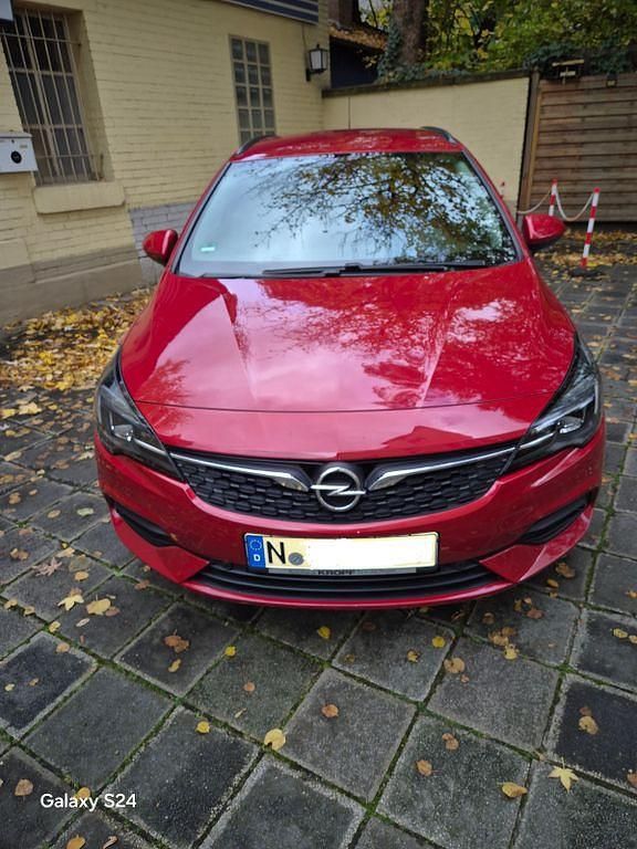 Rot Gebraucht 2021 Opel Astra Edition Kombi | 15.000 € (Guter Preis) - Bild 1/4