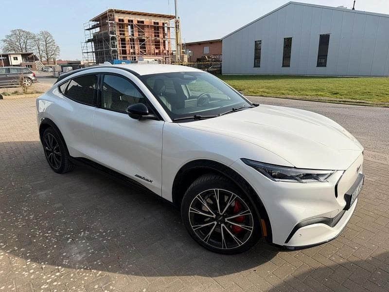 Gebraucht Ford Mustang Mach-E 258 kW (351 PS) 2021 Weiß SUV