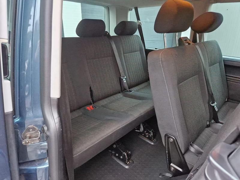 Gebraucht VW Caravelle 150 PS (110 kW) 2016 Grün Van / Kleinbus