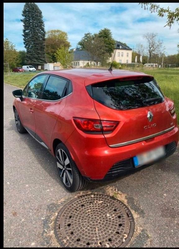 Rot Gebraucht 2014 Renault Clio IV Luxe Kleinwagen | 6.450 € (Fairer Preis) - Bild 1/4