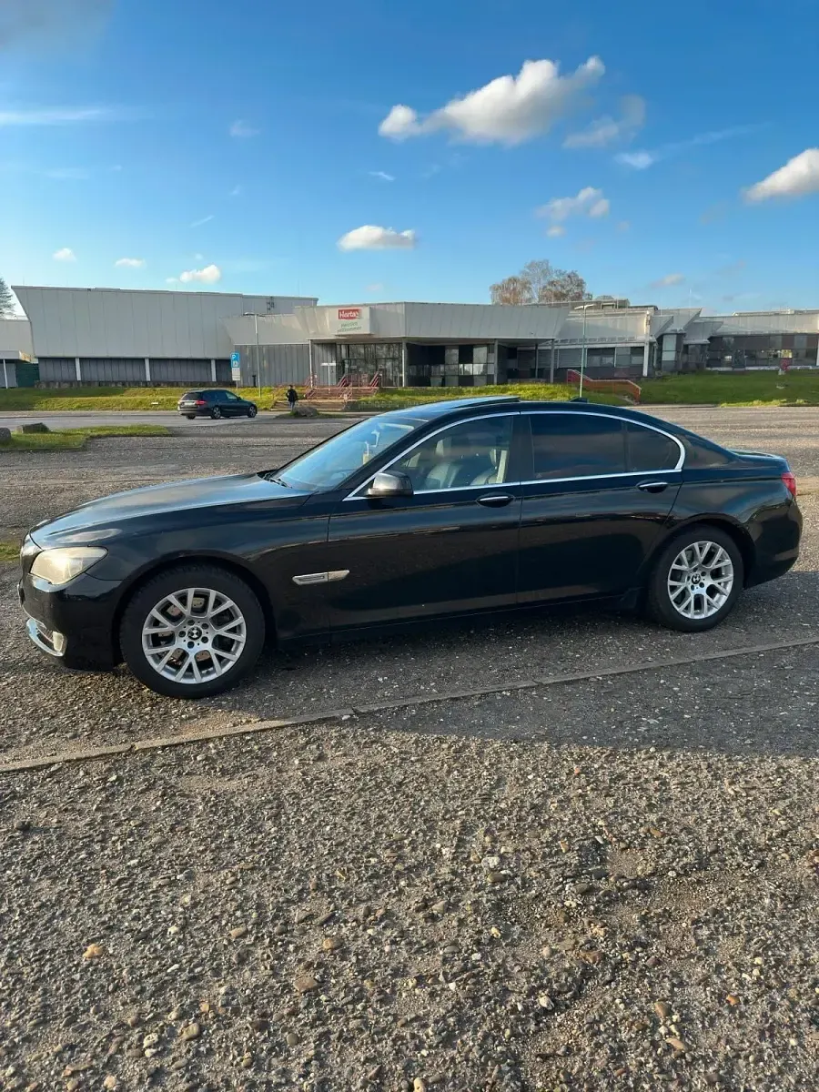 Gebraucht BMW 730 245 PS (180 kW) 2012 Schwarz Limousine