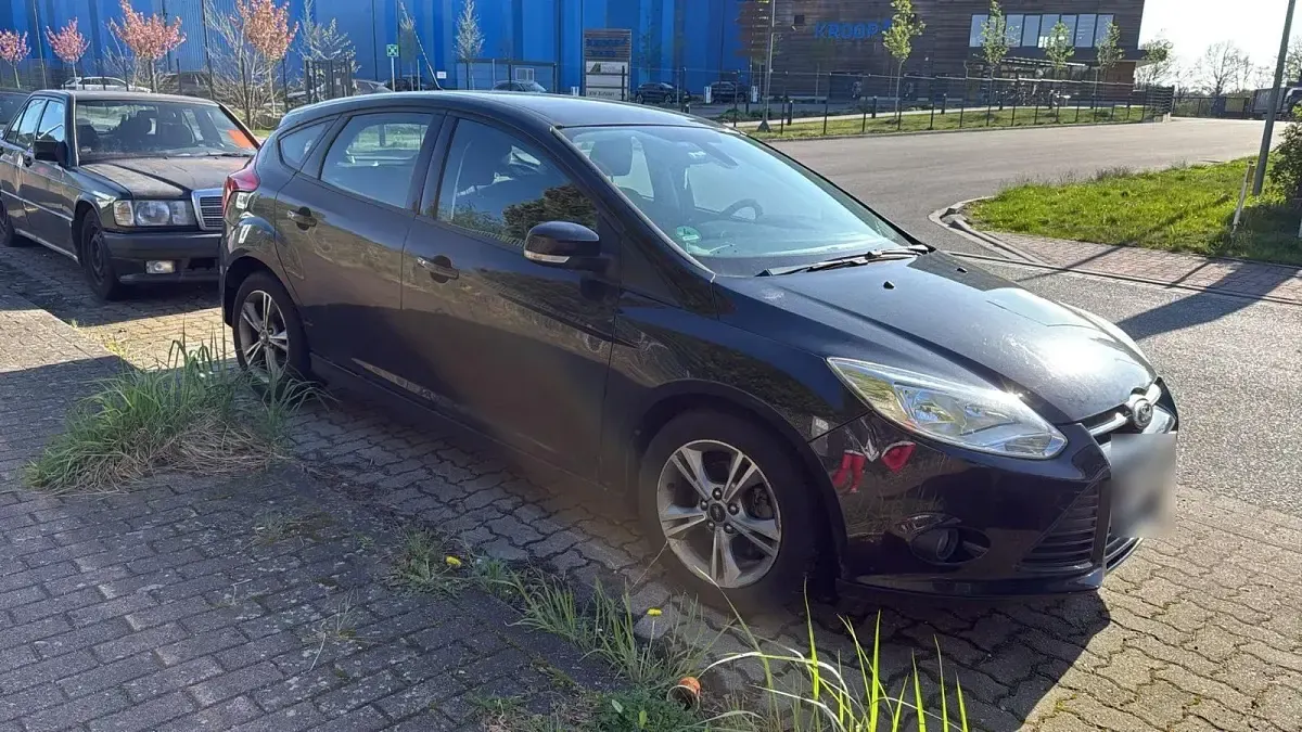 Begagnad Ford Focus 101 HK (74 kW) 2014 Svart Sedan