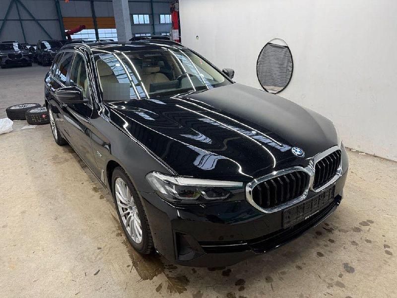 Gebraucht BMW 530e Sport Line 305 PS (224 kW) 2021 Schwarz Limousine
