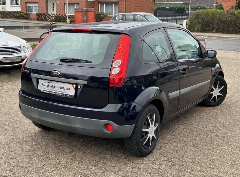 Gebraucht Ford Fiesta Ambiente 60 PS (44 kW) 2007 Blau Kleinwagen
