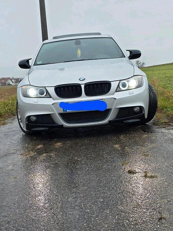 Gebraucht BMW 330 272 PS (200 kW) 2009 Silber Limousine