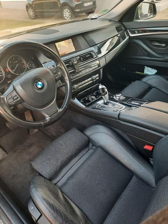 Gebraucht BMW 520 184 PS (135 kW) 2012 Schwarz Kombi